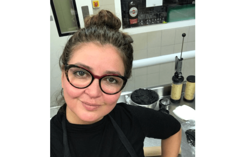 Empanadas de colores, la idea de negocio de una colombiana en Francia