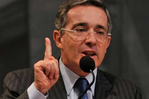 "Reclamo una protección efectiva de nuestros soldados": Uribe