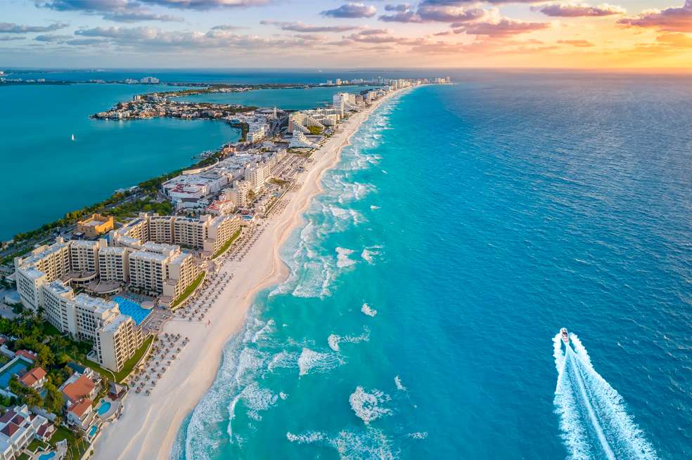 Cancún, México, playa, brisa y mar