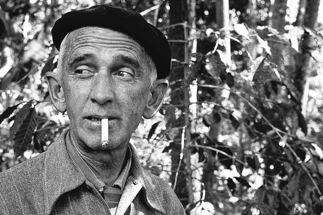 Hace 19 años, la Corporación Otraparte ocupó la casa donde vivió, pensó y escribió Fernando González, para habitarla con la luz de la poesía, el arte y la cultura. Desde entonces, la casa fue repoblada por importantes poetas, escritores, gente de teatro, ensayistas y editores.