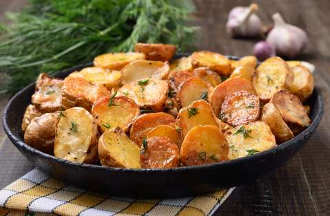 Ingredientes y paso a paso para hacer papas criollas con mantequilla y ajo