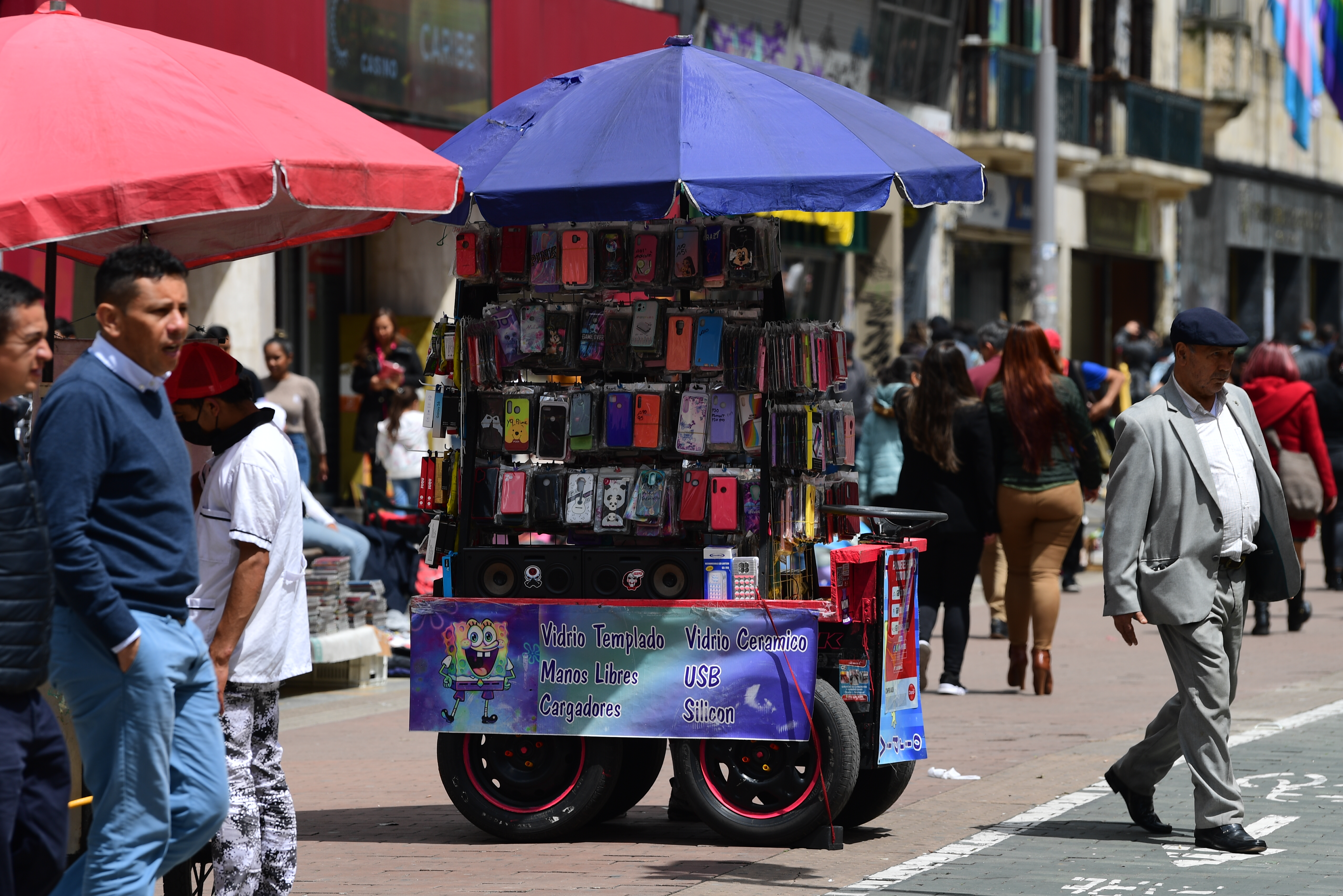 Vendedores Ambulantes que transitan por las calles de Bogotá