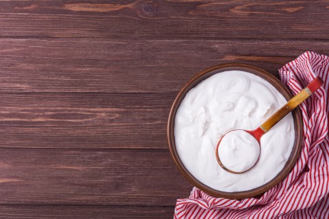 ¿Cuál es la diferencia entre crema de leche, nata y media crema y cuál usar en cocina?