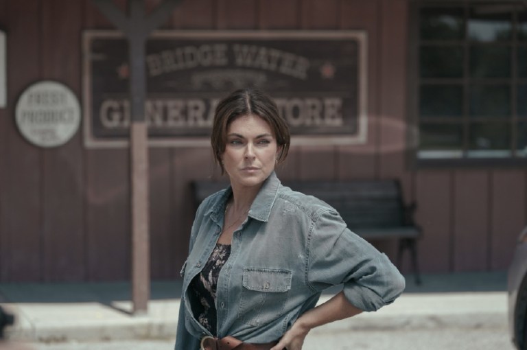 Serinda Swan, conectada con los muertos en “La forense”