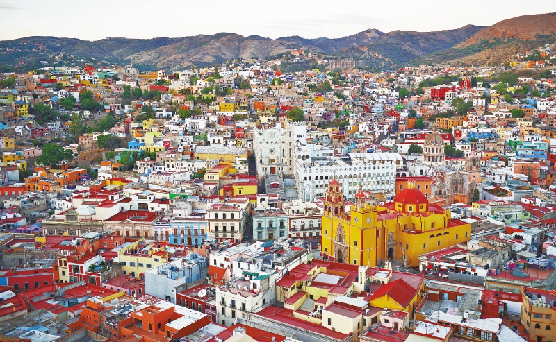 Desde el Mirador del Pípila se puede apreciar todo Guanajuato en su esplendor. Entre historias y leyendas se cuenta que lo que hizo el Pípila cambió la historia de México. / iStock.