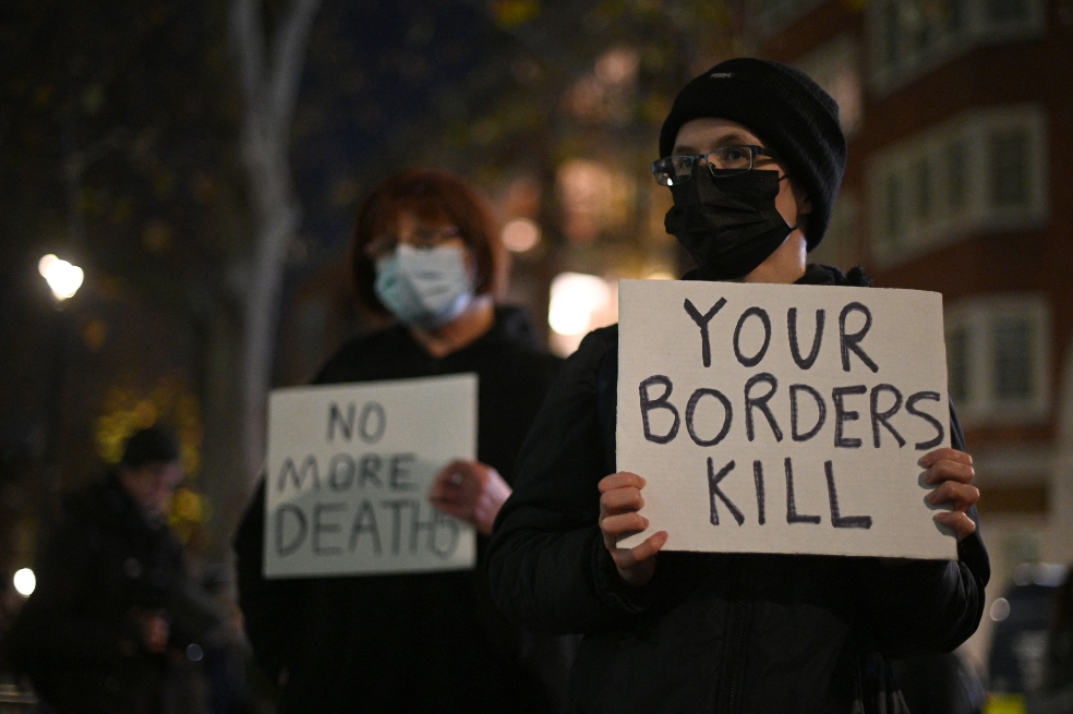 Luego del naufragio de una embarcación con migrantes que intentaban llegar a Reino Unido, algunas personas hablan de abrir rutas legales para el flujo migratorio, y así evitar más muertes.