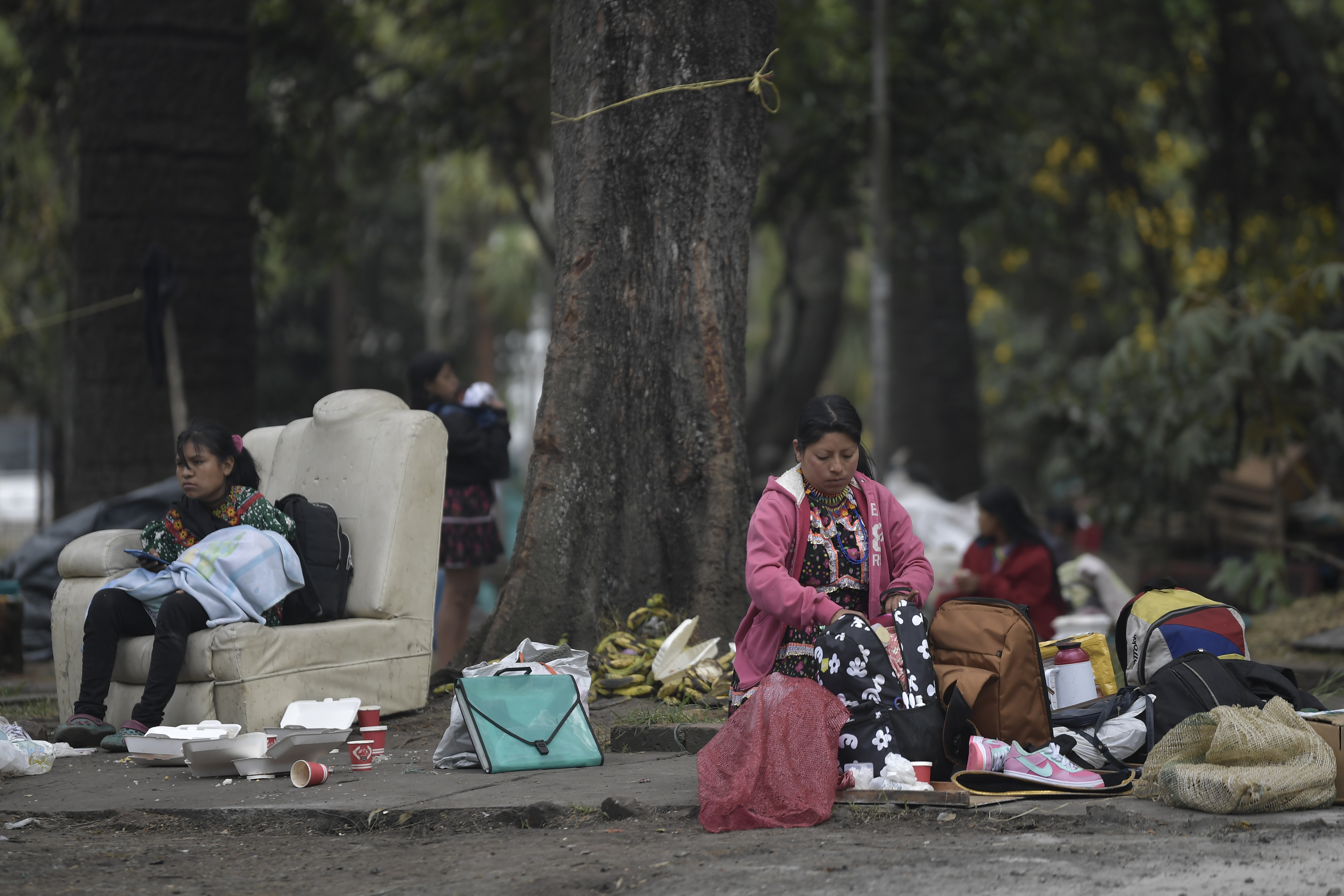 Desalojo voluntario de indígenas Embera luego de ocupar por varios meses el parque Nacional en Bogotá