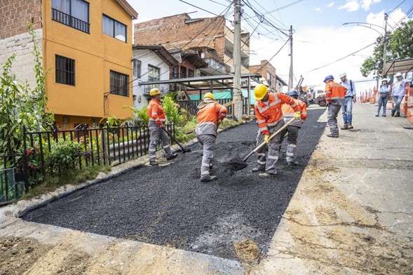 400 trabajadores de la Secretaría de Infraestructura Física trabajan en 22 cuadrillas de la ciudad.