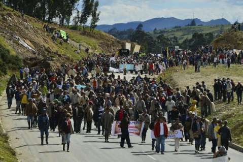Con gran ‘lástima’ reciben campesinos decisión de suspender negociaciones