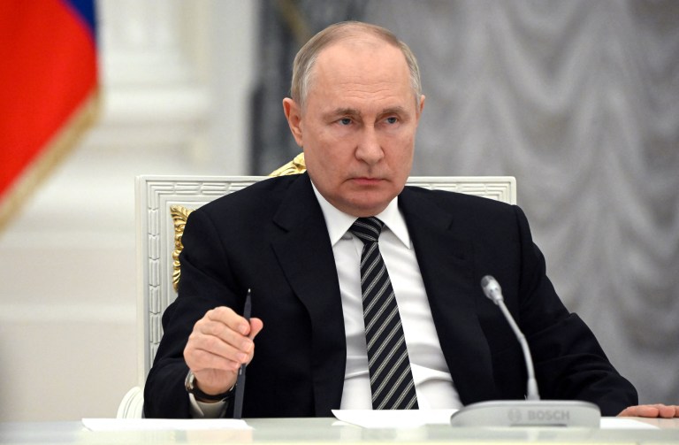 Putin da el visto bueno y Rusia sale del tratado que prohibe ensayos nucleares