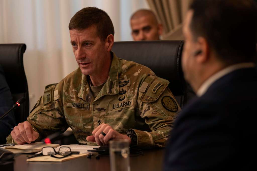 Baghdad (Iraq), 27/01/2024.- Major General Joel "J.B." Vowell, attends the first session of negotiations between Iraq and the United States to wind down the International Coalition mission in Baghdad, Iraq, 27 January 2024. (Estados Unidos, Bagdad) EFE/EPA/HADI MIZBAN / POOL