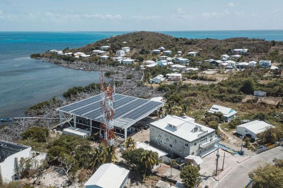 Según el Ministerio de Minas, la instalación de paneles solares en el Archipiélago ha reducido en más de 13.000 toneladas la emisión de dióxido de Carbono.