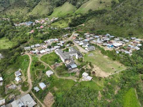 El lío por la titulación en el Pueblo de Memoria Histórica