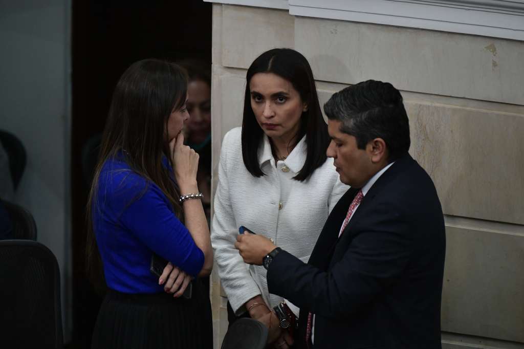 Candidata a Contralora General durante plenaria en el Senado