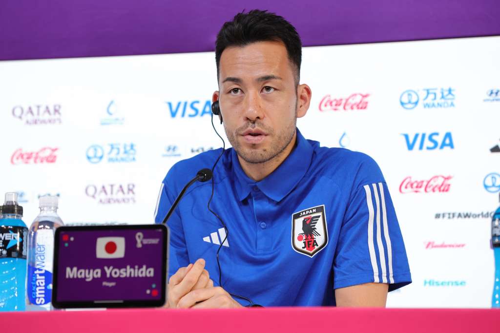 Doha (Qatar), 22/11/2022.- Japan national team player Maya Yoshida during a press conference at the Qatar National Convention Center (QNCC) in Doha, Qatar, 22 November 2022. Japan will face Germany in the FIFA World Cup 2022 on 23 November. (Mundial de Fútbol, Alemania, Japón, Catar) EFE/EPA/ABIR SULTAN