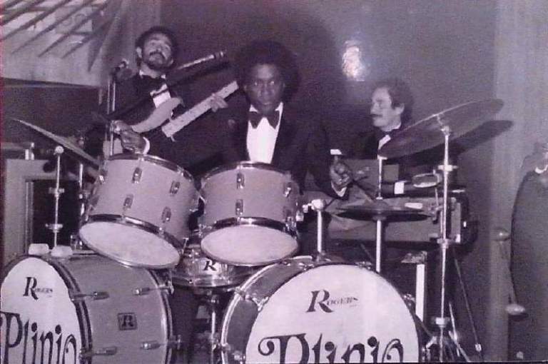 Plinio Córdoba: un mago detrás de la batería