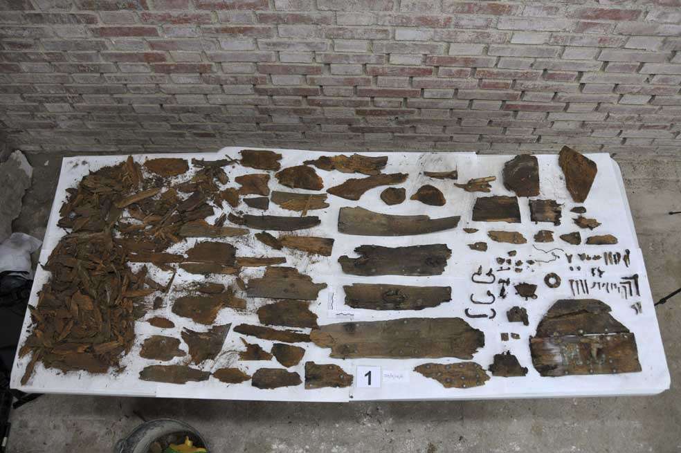 Restos óseos de los nichos y sepulturas hallados en la iglesia de las Trinitarias. Entre ellos estarían los restos de Miguel de Cervantes. / EFE