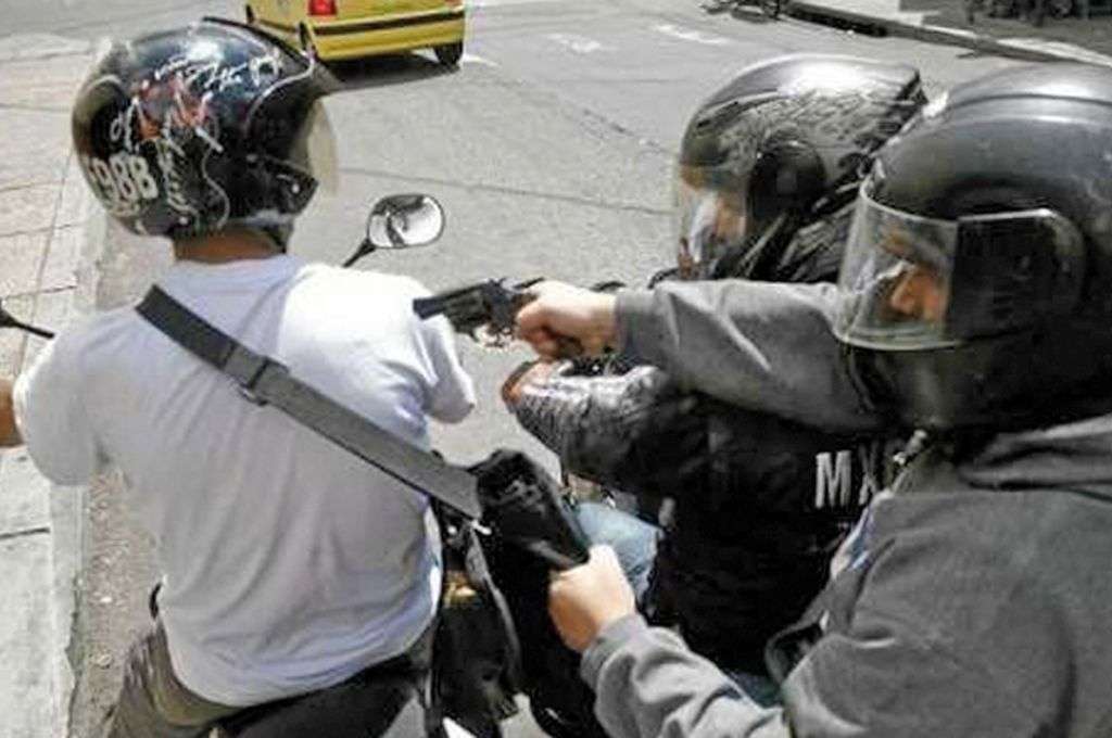 5.935 personas fueron hurtadas por conductor en motocicleta en 2023.