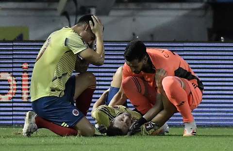 Santiago Arias mandó un emotivo mensaje tras su grave lesión