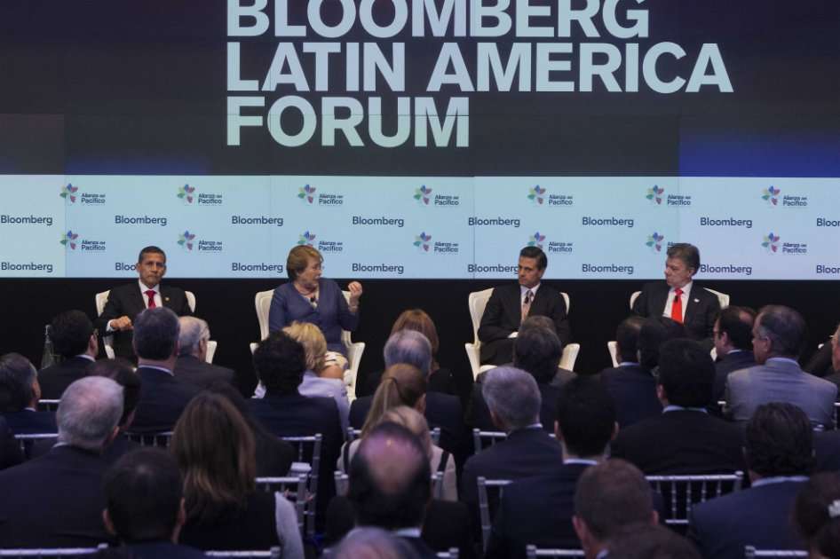 Durante las reuniones ministeriales previas al encuentro presidencial de este viernes se analizaron fórmulas para seguir avanzando en la integración en materia económica y financiera. /Bloomberg.