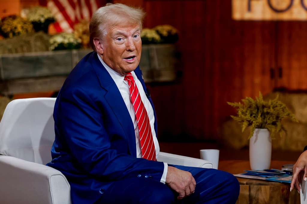 Cumming (United States), 15/10/2024.- Former US President and Republican presidential nominee Donald Trump participates in the Fox News Channel's Faulkner Focus Town Hall on women's issues in Cumming, Georgia, USA, 15 October 2024. Trump is running against Democratic US Vice President and Democratic presidential nominee Kamala Harris. EFE/EPA/ERIK S. LESSER