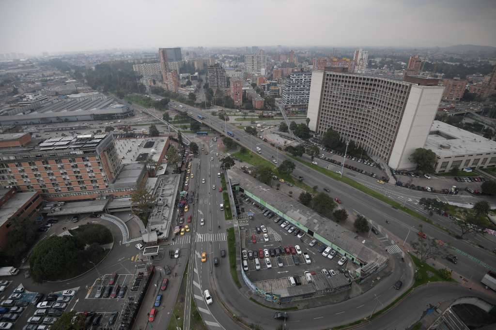 Vista panorámicas de la ciudad, edificios y viviendas.