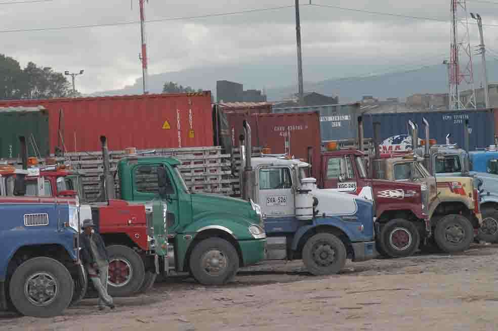 En el país hay 120 mil vehículos de carga, de los cuales cerca de 80 mil deben salir del mercado. / El Espectador