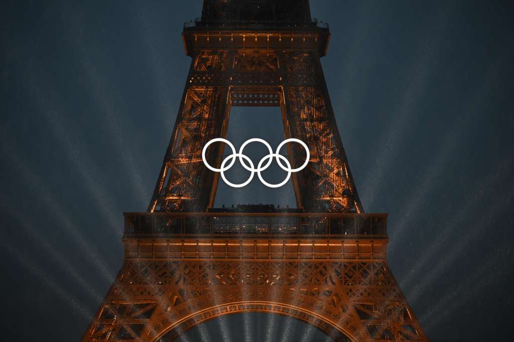 Paris (France), 26/07/2024.- A general view on Eiffel Tower during the Opening Ceremony of the Paris 2024 Olympic Games, in Paris, France, 26 July 2024. (Francia) EFE/EPA/Joel Marklund / POOL