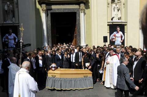 Multitudinario funeral en Niza para despedir a Jules Bianchi