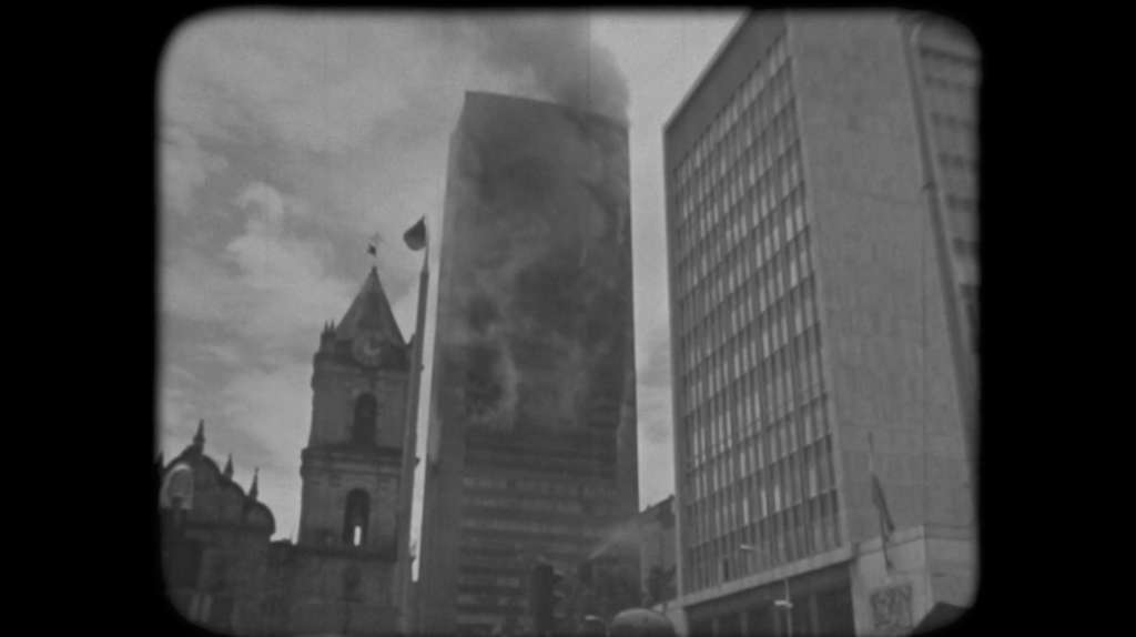 Serie documental que recorre los momentos y procesos históricos que definieron a Colombia, ofreciendo un espacio para comprender cómo nuestra identidad ha evolucionado.