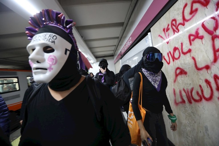 "Es indignante (…) que mientras ellas (las feministas) están siendo criminalizadas y hostigadas, tengamos candidaturas de personas con este perfil", dijo a la AFP Gloria Méndez, una de las abogadas de las activistas acusadas.