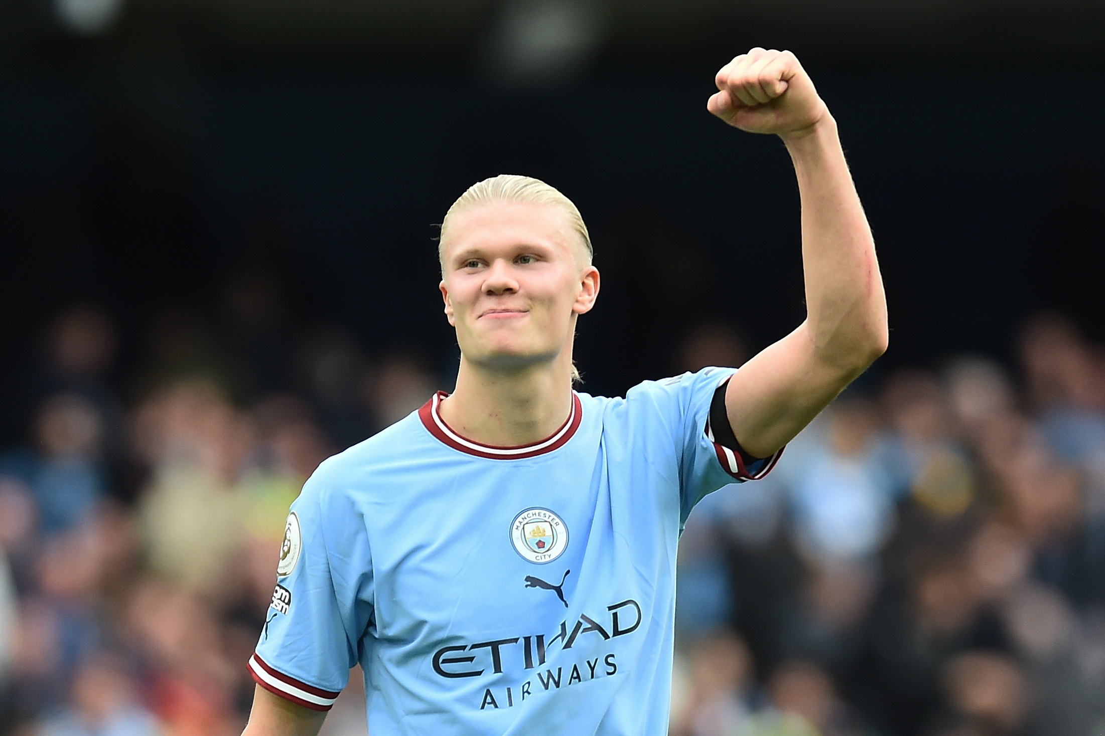 Manchester (United Kingdom), 02/10/2022.- Erling Haaland of Manchester City celebrates after the English Premier League soccer match between Manchester City and Manchester United at Etihad Stadium in Manchester, Britain, 02 October 2022. (Reino Unido) EFE/EPA/PETER POWELL EDITORIAL USE ONLY. No use with unauthorized audio, video, data, fixture lists, club/league logos or 'live' services. Online in-match use limited to 120 images, no video emulation. No use in betting, games or single club/league/player publications