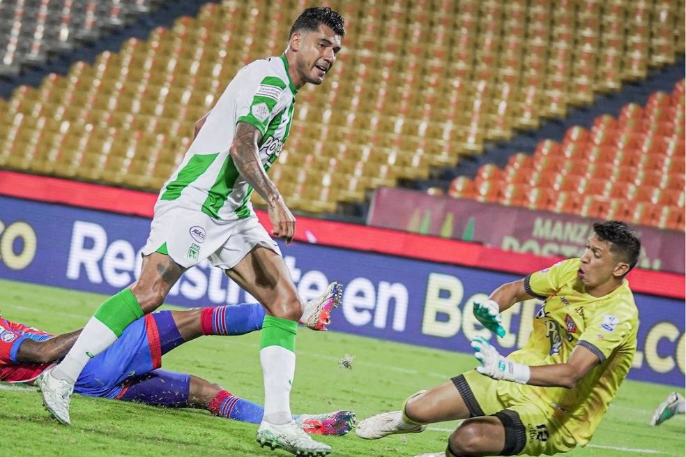 Jefferson Duque venciendo el arco de Ramiro Sánchez por segunda vez en la noche de este miércoles.