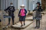 “Todavía faltan nuestros votos”, dicen esperanzados campesinos peruanos