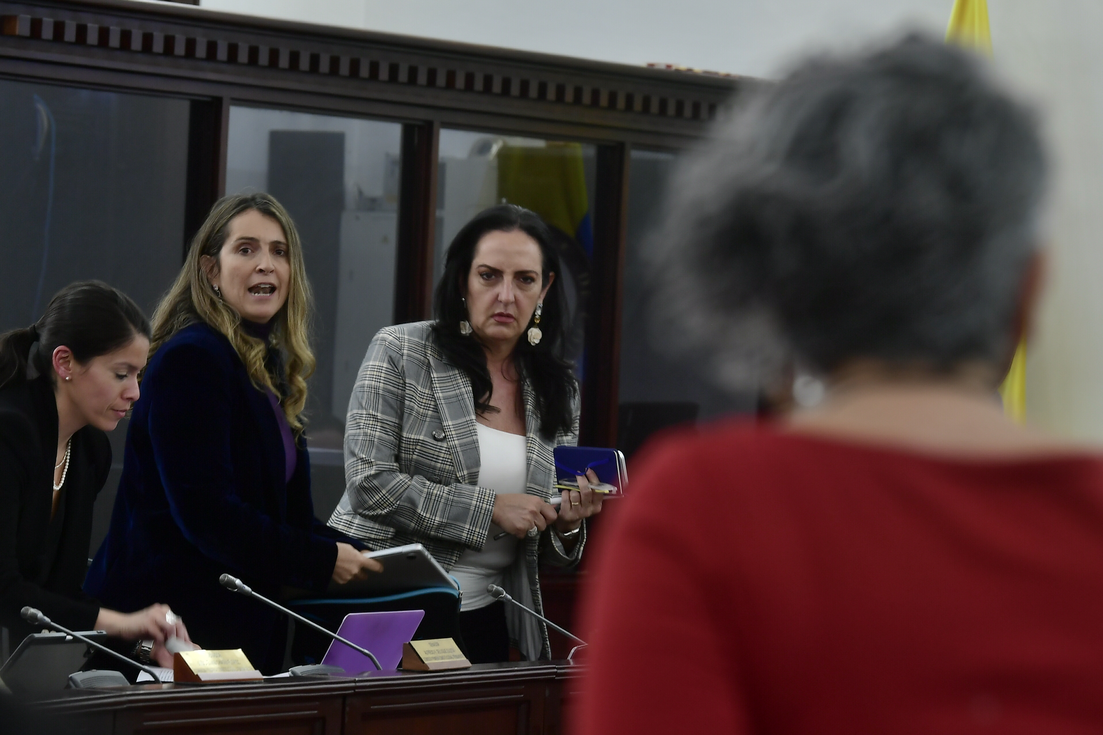 Debate del proyecto para la reducción del salario de los congresistas en esta Comisión.