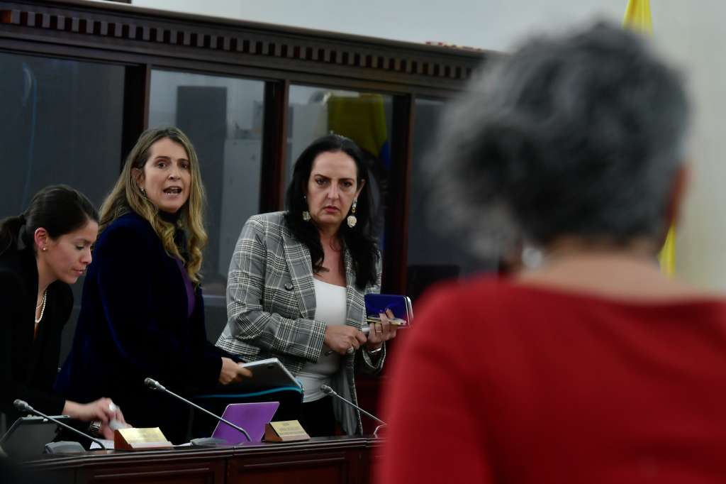 Debate del proyecto para la reducción del salario de los congresistas en esta Comisión.