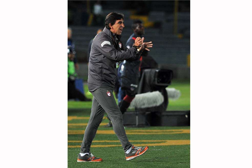 Gustavo Costas está muy cerca de alcanzar otra final con Santa Fe. / Óscar Pérez