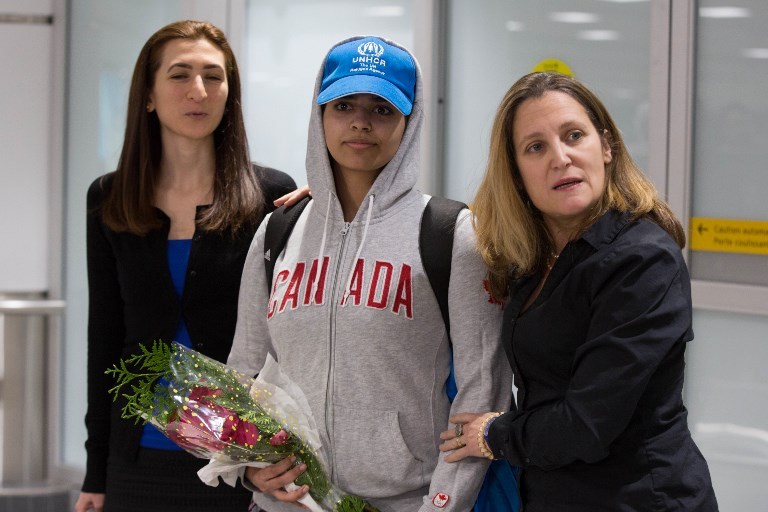 La joven que huyó de Arabia Saudita llega a Canadá tras recibir asilo