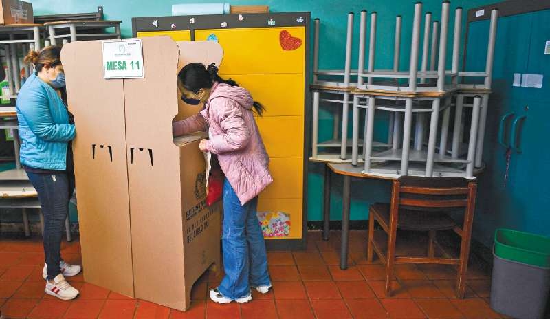 En Cundinamarca solo votó el 49 % de las personas que podían sufragar. / AFP