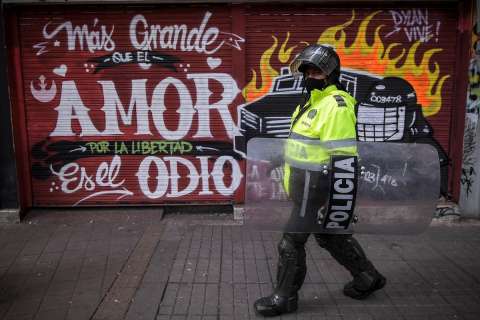 No se usarán armas de fuego en marchas del paro nacional, asegura director de la Policía
