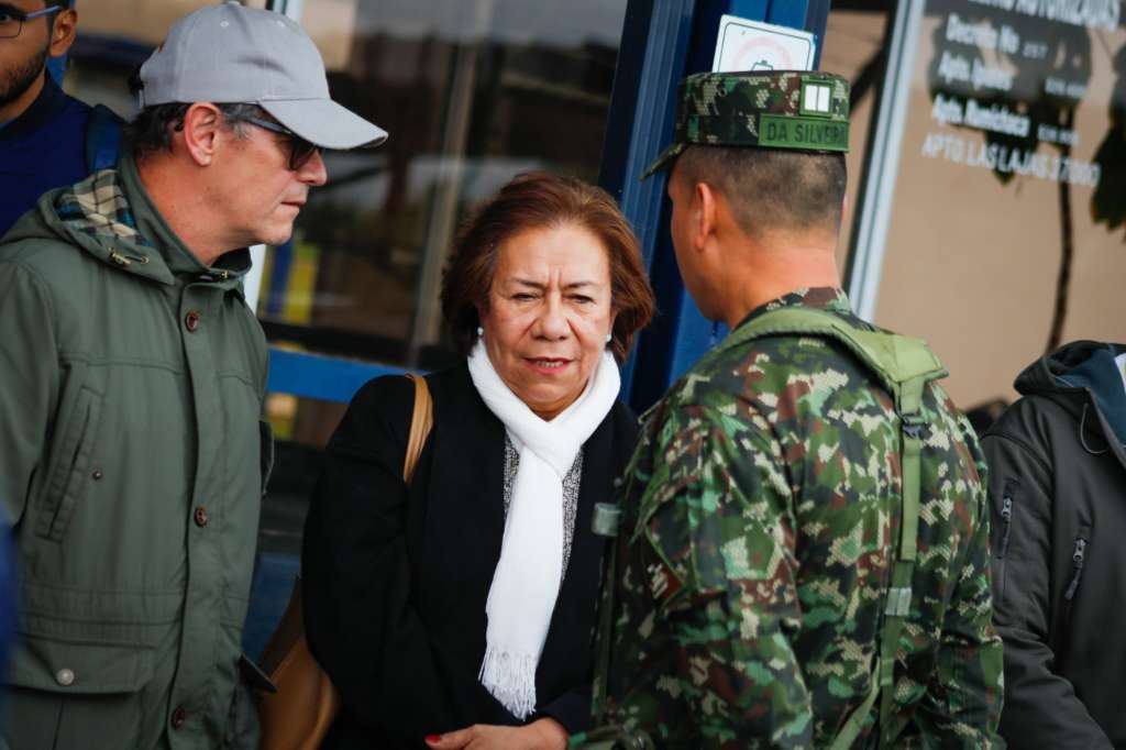 La canciller (e) Rosa Villavicencio en la frontera entre Colombia y Ecuador.