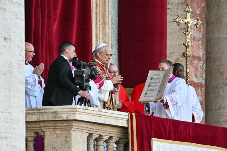 Primera presentación del papa León XIV, luego de ser elegido.