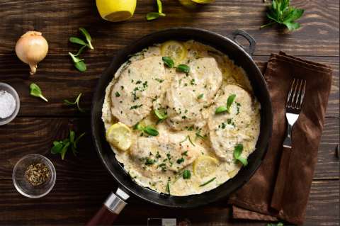 Pollo con especias y yogur griego para almorzar