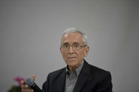 Petro defendió al padre Francisco de Roux tras señalamientos de presunta omisión