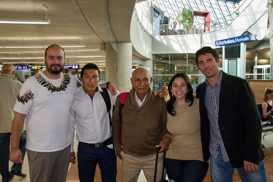 El director Ciro Guerra, los actores Nilbio Torres y Don Antonio, la productora Cristina Gallego y Antoinne? Sebiré de la Embajada de Francia en Colombia. / Cortesía Mateo Contreras
