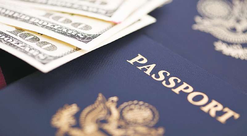 Renovar el pasaporte en EE. UU. llevaría entre 10 y 13 semanas y entre siete y 9 si se hacía por una vía rápida con un coste adicional de 60 dólares.