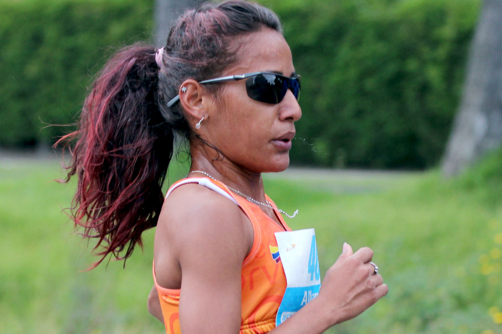 La atleta colombiana Kellys Arias terminó por detrás de la keniata Pamela Rotich y la ecuatoriana Diana Landi. / Cortesía