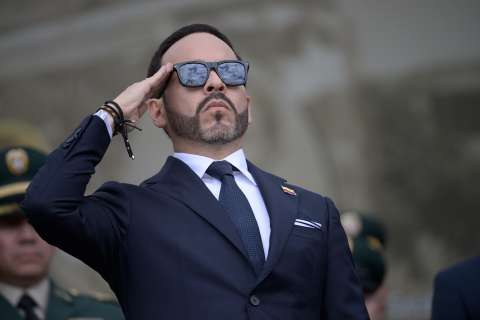 Ordenan a Presidencia y Dapre retirar imágenes de De la Espriella caminando entre cadáveres