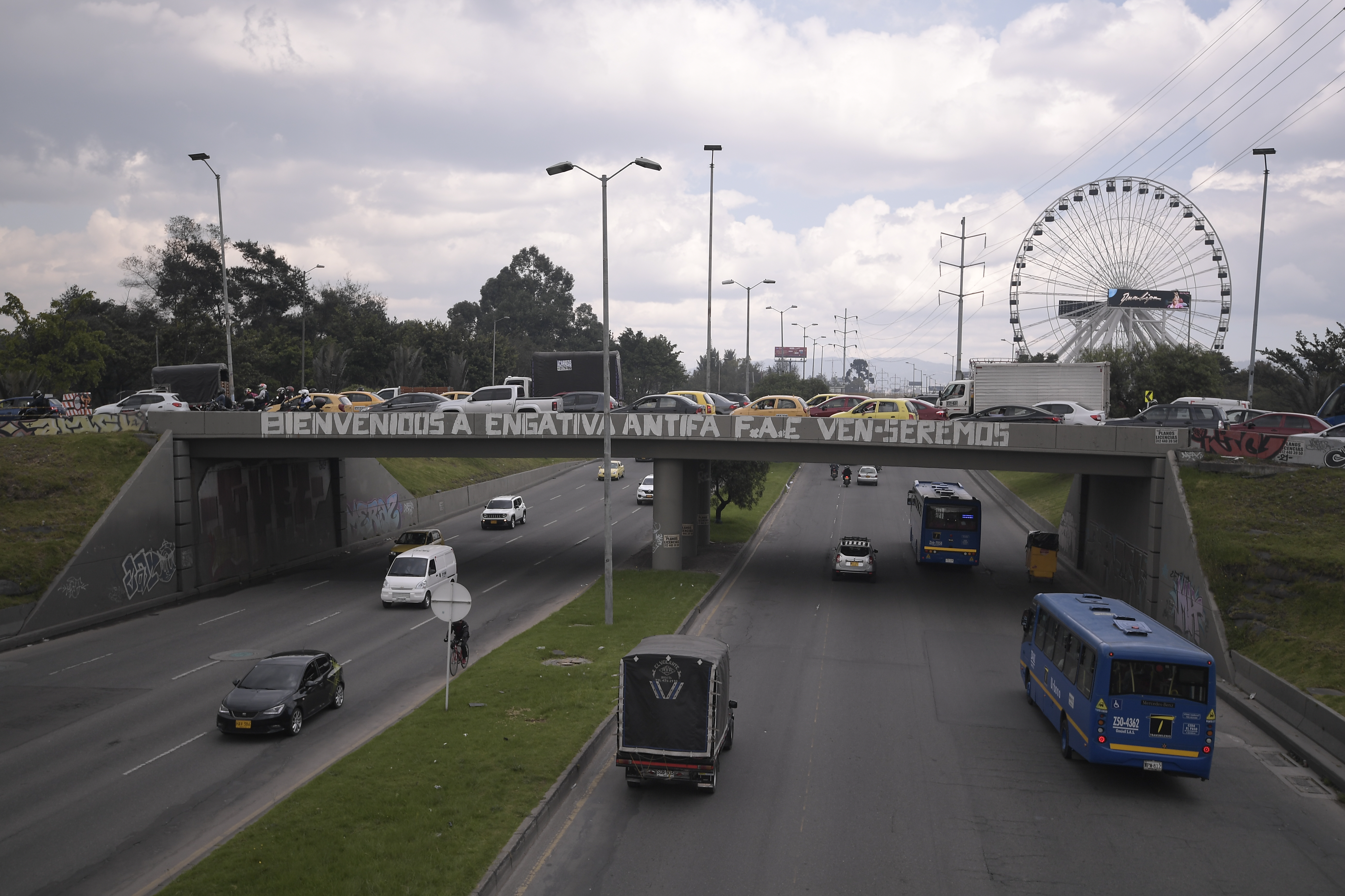 Tráfico en Bogotá, durante la temporada decembrina y por las obras en la Avenida 68.