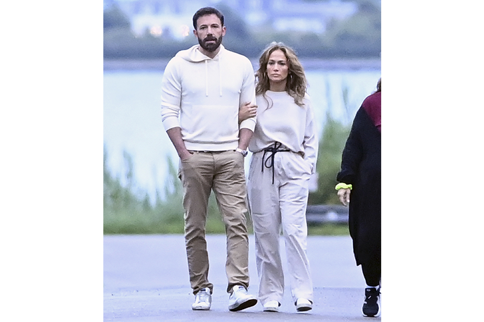 Ben Affleck y Jennifer López estuvieron viendo casas. No se sabe cómo le celebró JLo el cumpleaños a Ben.